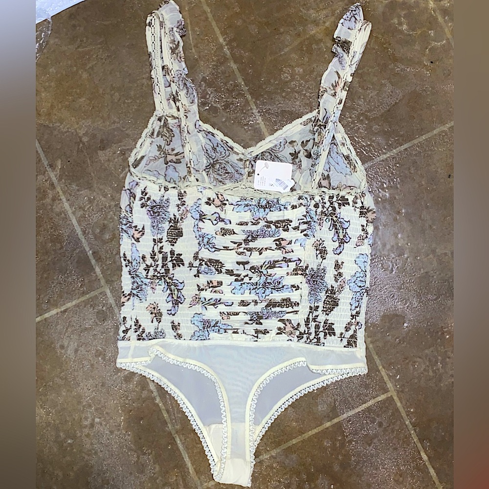 NWT! Free People Weekend Ruffle Bodysuit Lingerie - Picture 4 of 15